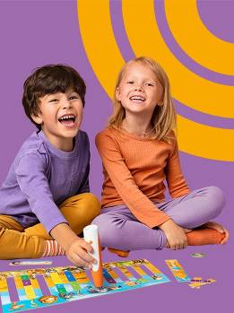 Enfant qui joue avec tiptoi